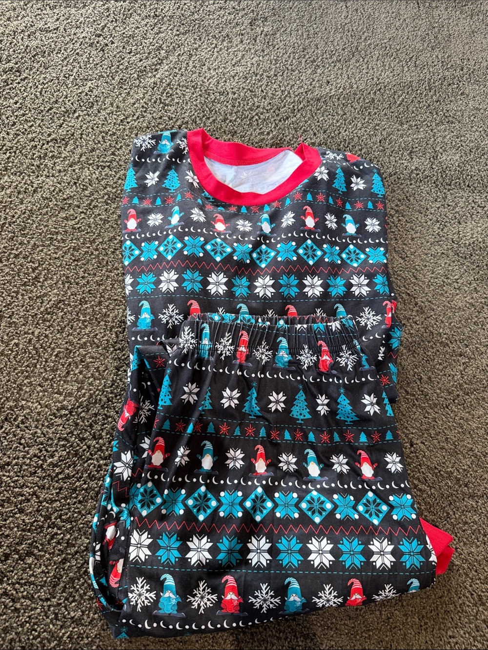 Women's Festive Print Pajama Set - Black & Teal
